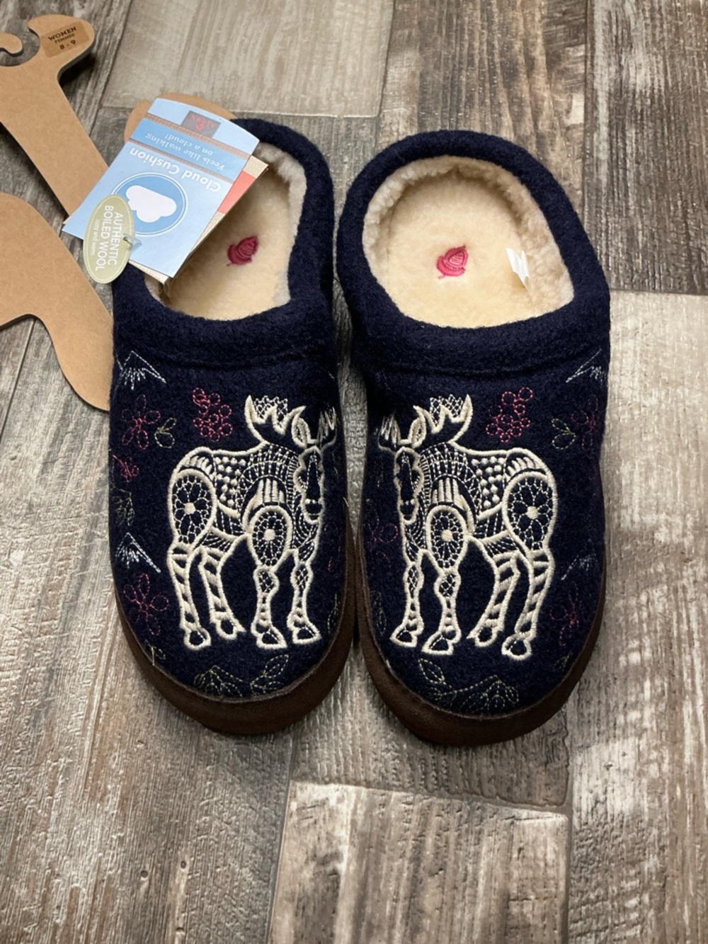 Acorn Navy Embroidered Slip-On Slipper Size 8/9 - Picture 16 of 16